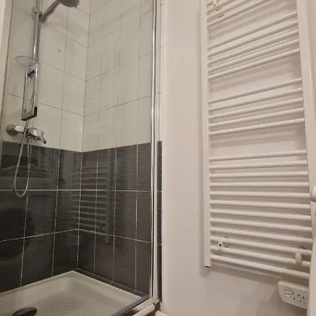 Entier : Appartement, * Houssen